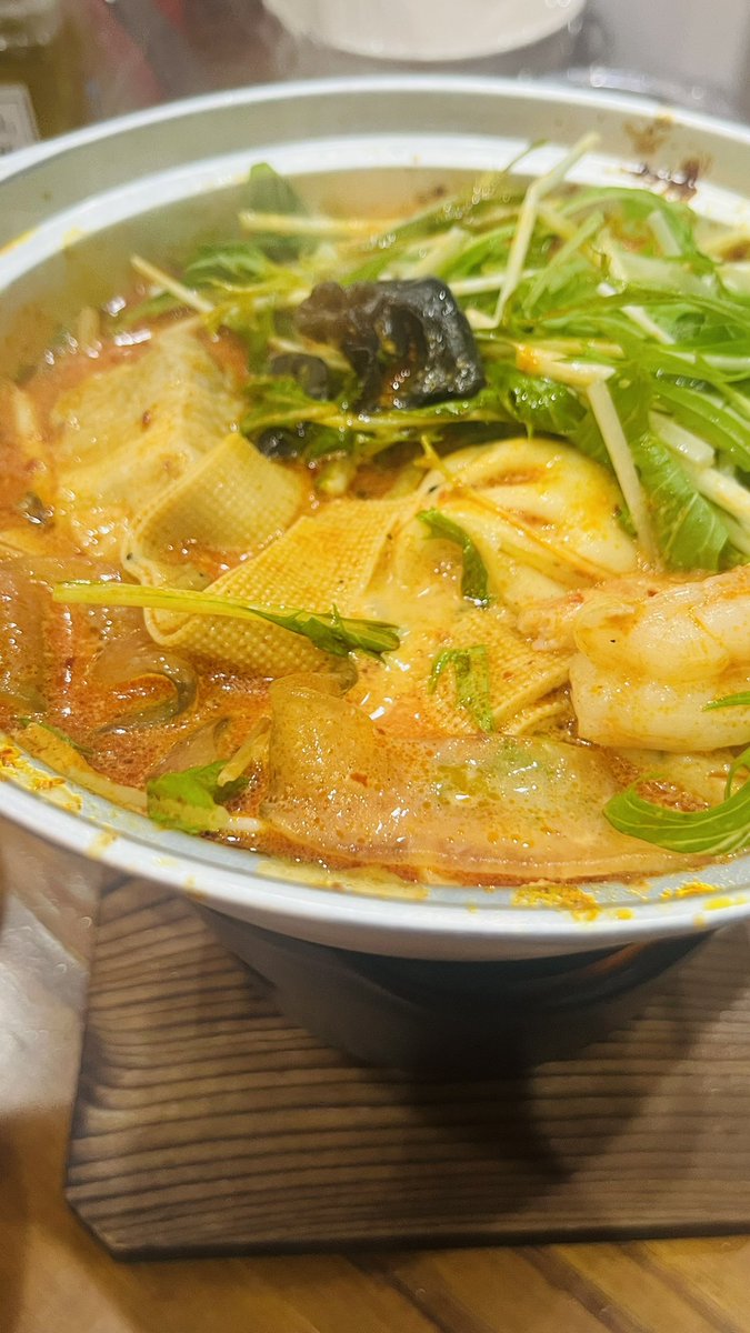 paoyamiyatsuko's tweet photo. 本日もmin*yan cafeをご利用ありがとうございました！
閉店後は #ひとり鍋 の試作試食。
最近癖になっている #麻辣湯 の鍋です。
具が沢山ですが、特に幅広の #春雨 がうまい！
しっかりたべて発汗し、麻辣湯を食べたあとは身体が軽くなりますね！
具の種類や鍋など選定・改良後にメニュー化します！ https://t.co/TK2tDi1ek6