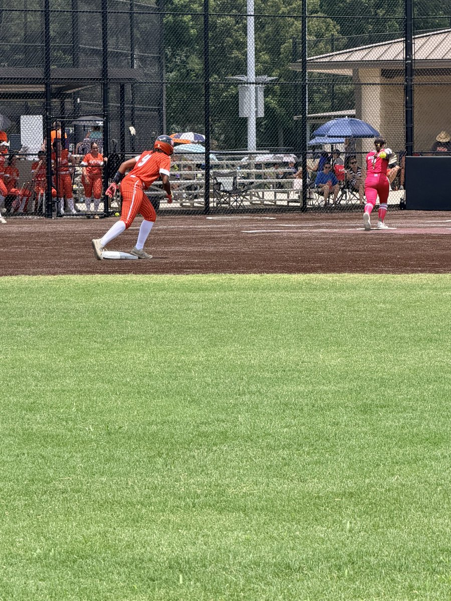 JaidaP2026's tweet photo. Super Grand PGF in Dalton this weekend 7 games played: 
BA: .467
Stolen Bases: 6
Many good plays on defense at CF!! #GBE @ECBholcombe @HarvardSB @coachjennyrohn @_xiaaaooo @Coachclaireroll https://t.co/yekNHqckvX