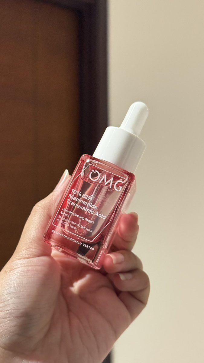 angelarissa_'s tweet photo. salah satu brightening serum yang harganya 20K ONLY tapi hasilnya BENERRRR CERAHAN 🌟💖

and it's from local brand YUHUU so prooudddd! https://t.co/qhTlxkrMwD