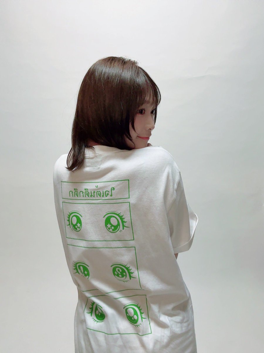 koyamamomoyo's tweet photo. ＼#LIVERTINEAGE ✖️小山百代／

コラボアイテムは完全受注生産！
夏に向けてTシャツは必須アイテム〜！

画像での私の着用カラーは
ホワイト(XL)とインディゴ(M)✊🏻🎶

🔻詳細＆購入🔻
https://t.co/FaIjLQ2TGp https://t.co/TXNpvVu3ZZ