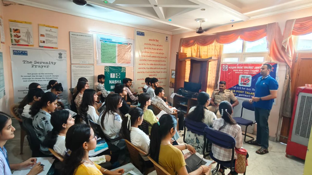 JkSlca's tweet photo. Under the Nasha Mukt Jammu &amp; Kashmir 100 Days Campaign and Nasha Mukt Bharat Abhiyan, JKSPYM ODIC Jammu, in collaboration with Police Post Talab Tillo. https://t.co/2MSbJbPMxR