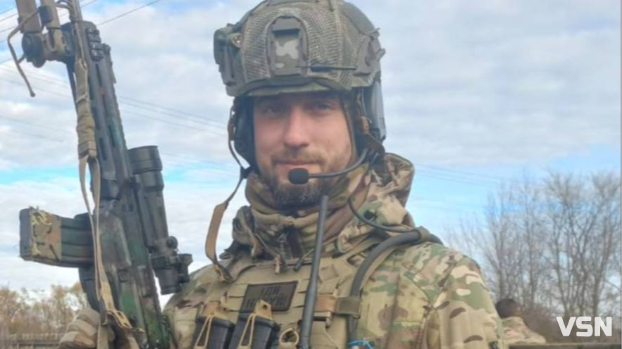 MonitorWolynski's tweet photo. Мирослав Штибер, батько польського добровольця Даніеля Штибера, який загинув під час бойових дій в Україні у 2022 році, передав автомобіль для потреб українських військових. Про це пише Волинська служба новин ➡️➡️➡️ https://t.co/6qqXqj5pyY https://t.co/dWK4UCbx4x