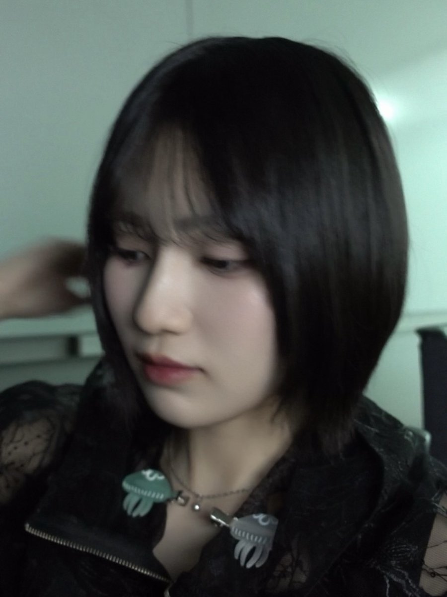 sakurazaka46's tweet photo. 的野美青がブログを更新しました！🌸｜  https://t.co/vJTg0p2Twr ぜひご覧ください！ #櫻坂46 #的野美青 https://t.co/eoLLWB7v1N