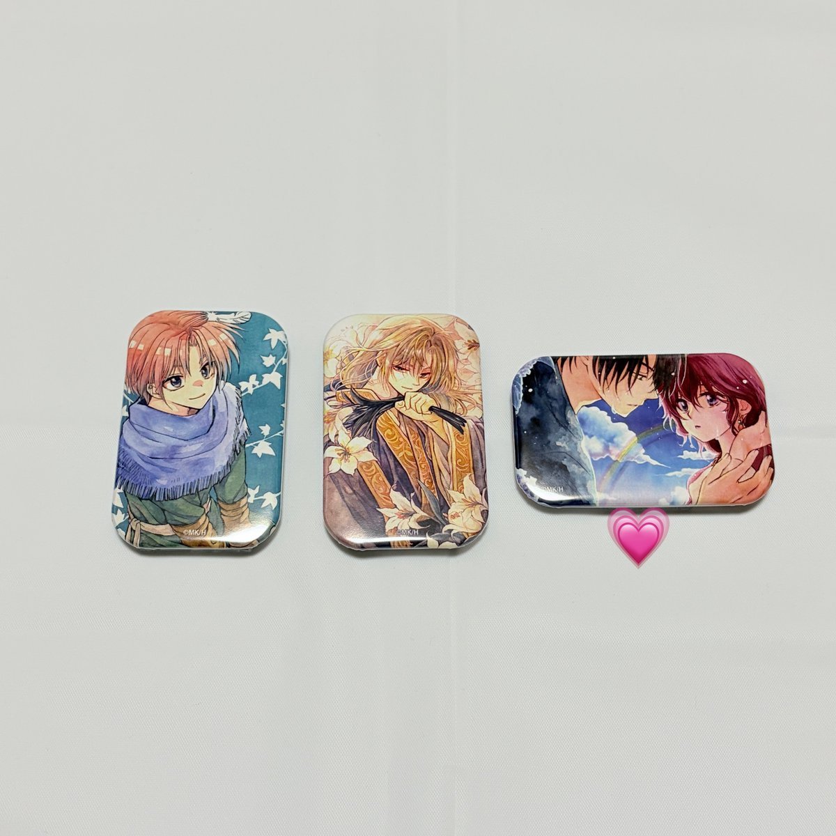 _mairsba's tweet photo. 【交換】暁のヨナ 大原画展 スクエア缶バッジ

譲）ユン　スウォン　ハク&amp;ヨナ
求）  同種:ゼノ　シンア　💗四龍
　　異種:画像のもの

ハク&amp;ヨナは💗を含む交換のみ

大阪(梅田、その他駅周辺要相談)にて手渡し交換希望
※郵送交換は先に発送していただける方のみ対応可 https://t.co/dDJVojplyK