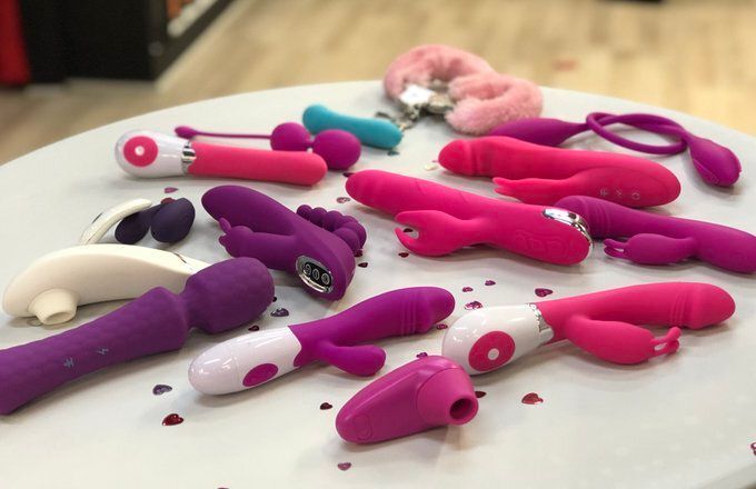 mappi0809's tweet photo. We have many types of adult products in Dubai.
Friends who sincerely need toys can contact me.
Chat https://t.co/QOW6WUYgzH 
Product Name: Super Big Dildo with Strong Suction Cup
 الطائرات ، الهزاز ، دسار ، الحمار 
#dubai #adult #dubaiadult #adultssex #sextoys #adulttoys https://t.co/yfcEsPrvR5