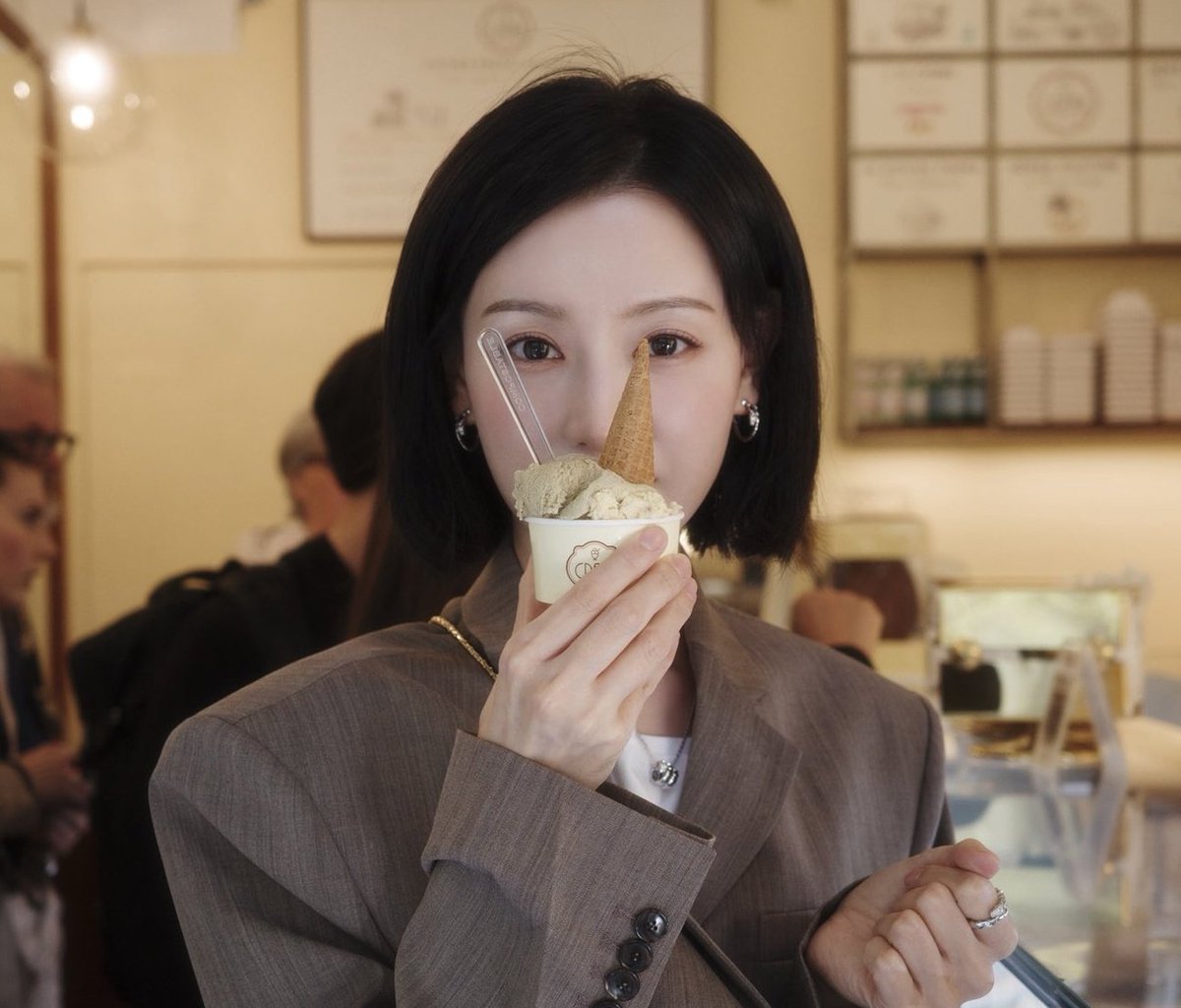 miso271's tweet photo. 내가 진짜 좋아하는 김지원 여친짤 https://t.co/oKUOJkDV7i
