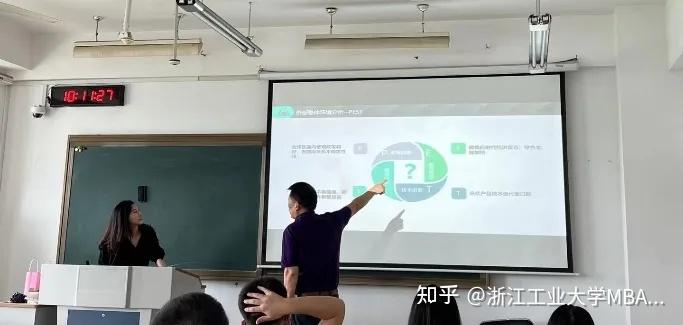 TORERO_shoes's tweet photo. Just wrapped a super insightful 3-hour workshop on digital marketing analytics with industry pros! Learned actionable tricks to boost campaign ROI and connect with audiences better. Grateful for the takeaways and new connections made today! https://t.co/c2bMzpALCu