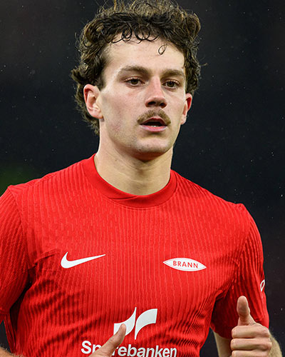 Lokzyzkbr's tweet photo. 🚨 INFO MERCATO ASSE 🟢

L'ASSE suit de près le profil de Denzel De Roeve.

À noter qu'il est actuellement sous contrat avec le club norvégien SK Brann jusqu'en 2028. 

Un transfert à 2m d'euros est évoqué .

#Asse #mercato https://t.co/FmZcSAxp3s