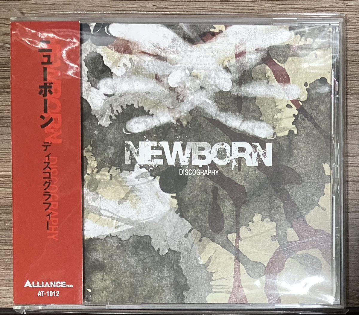 666_mine's tweet photo. Newbornを聴いてるとメタルとかパンクとかハードコアとかどうでもよくなりますね。カッコよければなんでもいい！そしてそれはBridge to solaceにも受け継がれている https://t.co/Huv6ZnoPsZ