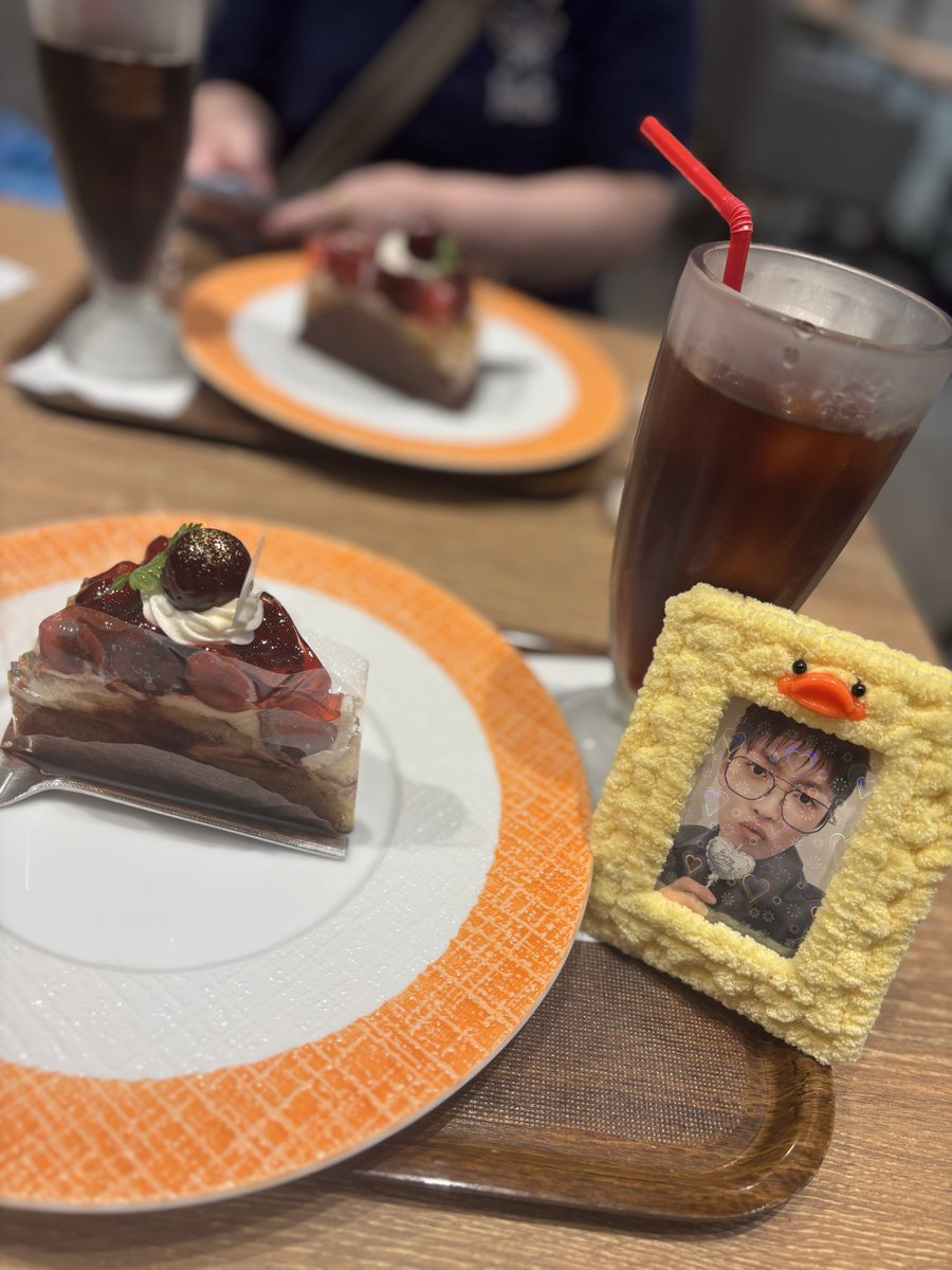 37miD's tweet photo. 今日はヨサンの𝔹𝕚𝕣𝕥𝕙𝕕𝕒𝕪であり✨
親友の❤︎ 𝙷𝚊𝚙𝚙𝚢 𝙱𝚒𝚛𝚝𝚑𝚍𝚊𝚢 ❤︎
地元に帰ってお祝い🕊 𓂃𓈒 𓂂𓏸🤍𓈒
今日も素敵な紫陽花見に🚗いけたよ🥰 https://t.co/rYheAxWOAt