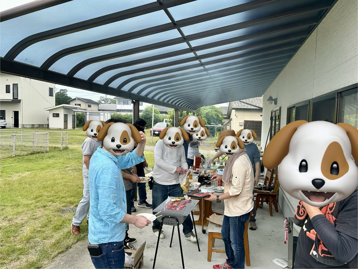 Sbga011GS's tweet photo. 昨日はパチ組メンバーで会場お庭の草刈り🌱汗かいた後はBBQ🍖からのライトパチ組会
ぎりぎりGMⅢ組めた🤗

パチ組会場には絶賛修理中のアーケード筐体があるワクワク空間です https://t.co/6z4Cn4JGRo