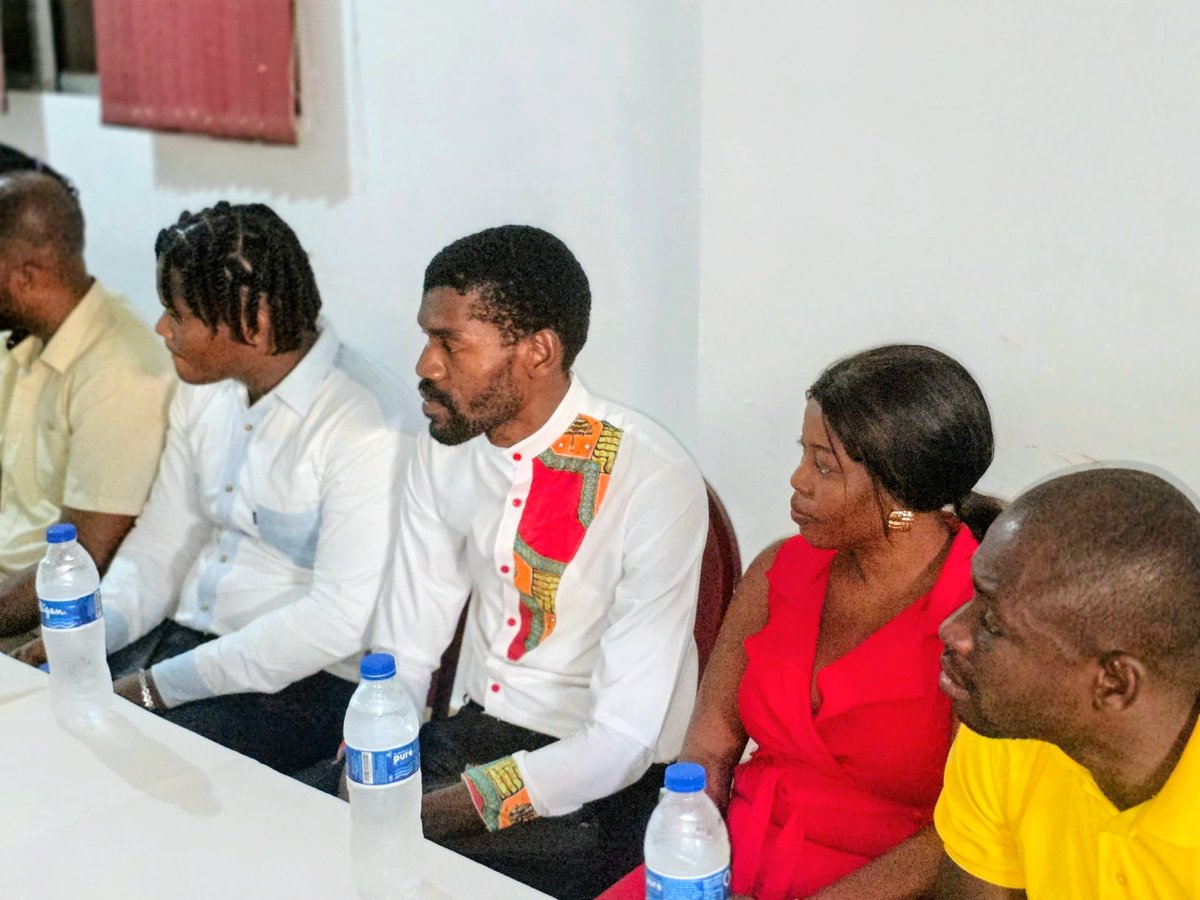peterboyer09's tweet photo. Dimanch 14 Jen 2026 nan komin Delmas, mwen fè lansman ofisyèl biwo politik mwen.

Se te okazyon pou nou ranfòse lyen ki egziste nan mitan manb yo epi eksplike pi klè vizyon politik nou. 

Mèsi chak moun pou angajman ak sakrifis nou. 💚 @edehaiti2021 https://t.co/2TZZMaI8rC