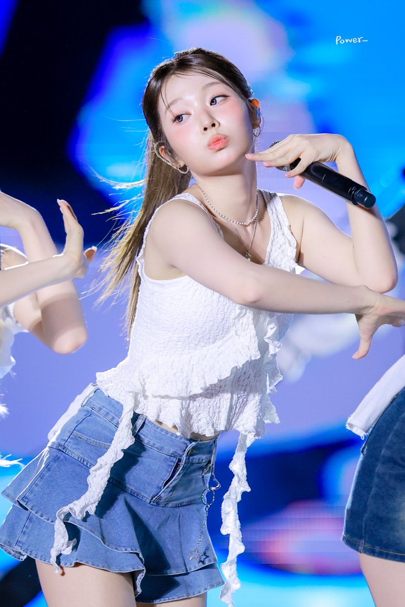 sohee_0317's tweet photo. 260613
다이브페스티벌
김도희🐟🤍
#세이마이네임 #SAYMYNAME #도희 #DOHEE https://t.co/nXbVX1Jt5c