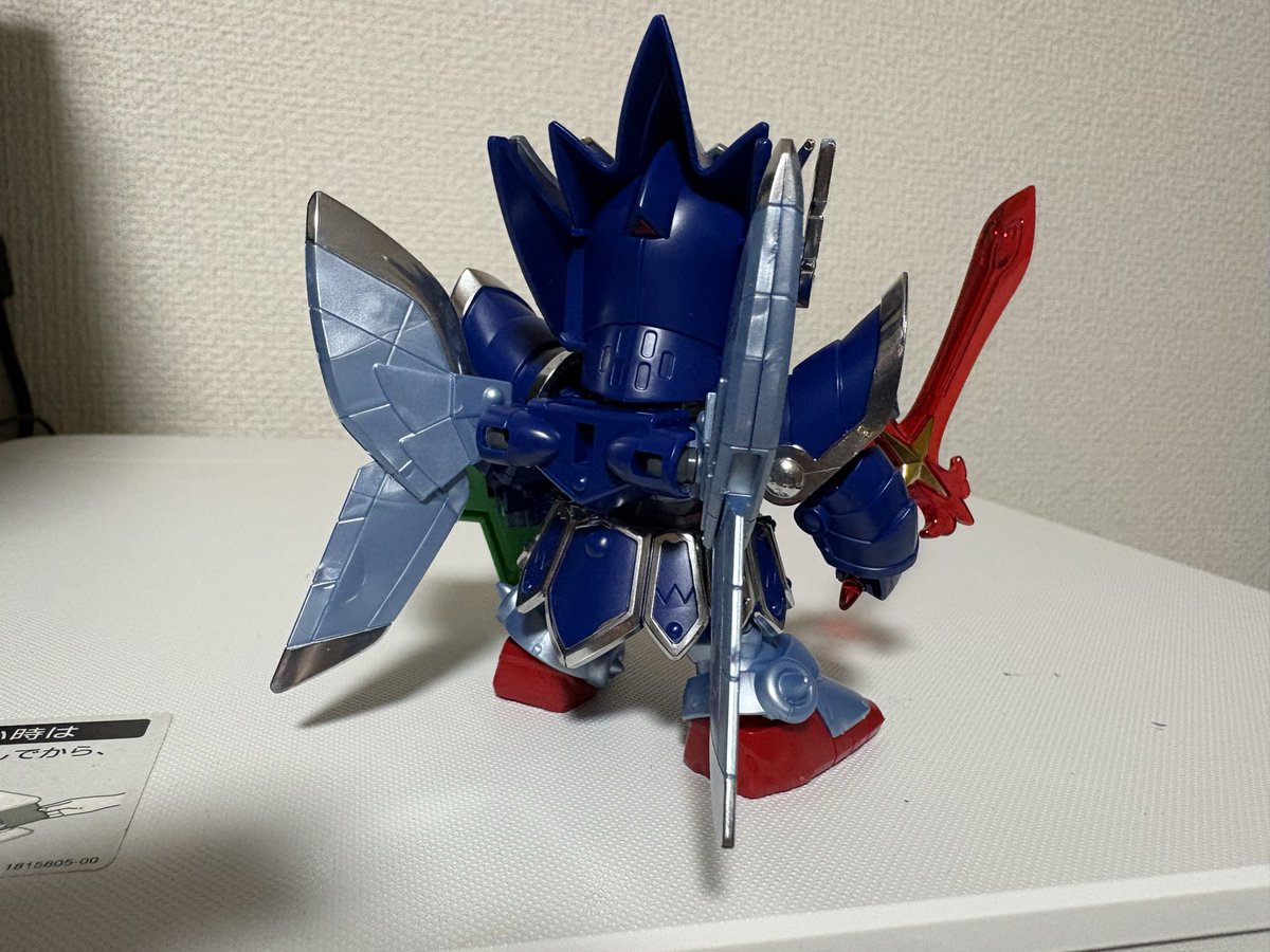 jaomu523's tweet photo. ガンダムベース福岡で購入したlegendbbフルアーマー騎士ガンダム、シールを貼るシルバー部分をガンダムマーカーメッキシルバーで塗ってみたが良いなこれは #SDガンダム #騎士ガンダム #legendbb https://t.co/flib8f9UO3