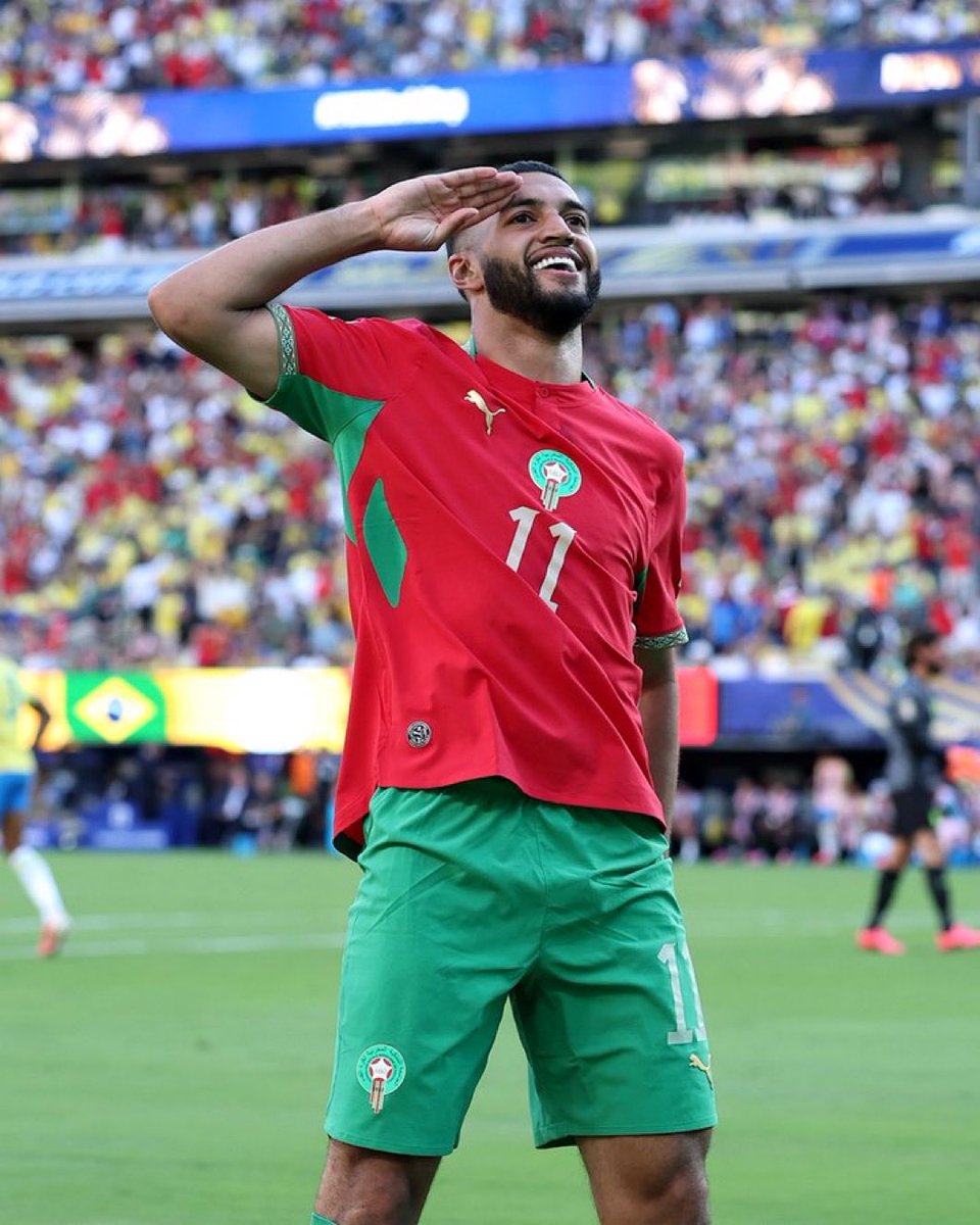 Benayadachraf's tweet photo. لا تتخيلوا مدى سعادتي بانتقال الصيباري لبايرن ميونيخ. بايرن ناد كبير بغض النظر عن اللحظات التي أعيشها احيانا امامه في دوري الابطال، لكن أحترم هذا النادي ومعجب به منذ سنوات . لهذا كنت أتمنى أن تتم هذه الصفقة منذ اسابيع كثيرة ❤️ https://t.co/mZOxgWPhSp