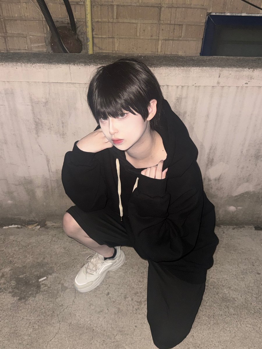 xhiicxde's tweet photo. 남캐 코스하기 전에 미리 연습해봣어요!!
화장은 트친깅이 해줫음 👉🏻👈🏻
남캐 보정도 배웟어요🤩 https://t.co/PW9JrU28eR