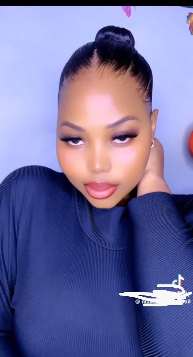 Jerik__Tv's tweet photo. Ugandan Tiktoker Mama kizigo has decided to unite us all

A Thread of Videos 🎥👇 https://t.co/w0poAQpyWL
