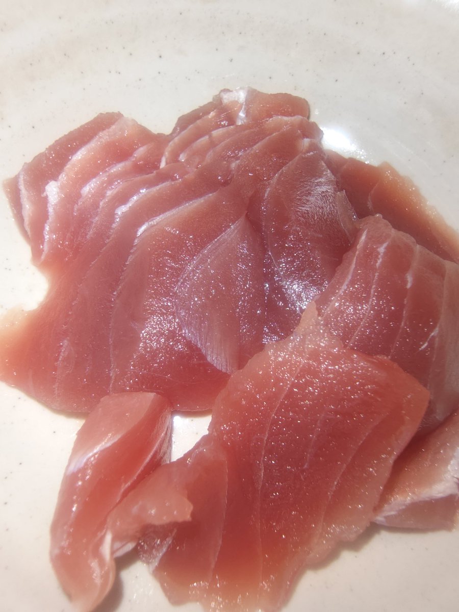 isl0804's tweet photo. まぐろの刺し身！ https://t.co/yvacewCIlA
