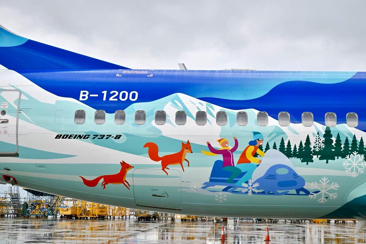 FATIIIAviation's tweet photo. China Southern rolled out its new Altay theme livery on a 737-8 (B-1200). Altay is a prefecture located in northern Xinjiang. It is one of the region's most popular travel destinations, known for its breathtaking natural landscapes and excellent skiing venues. https://t.co/X1t4644Nxc