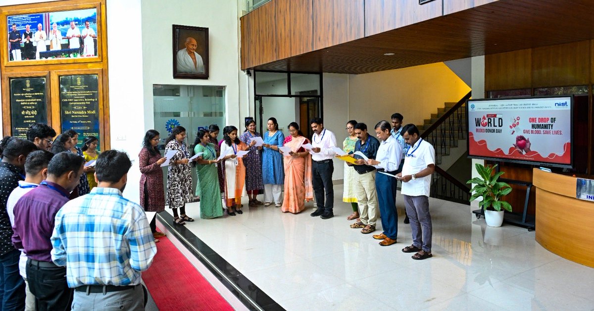 csir_niist's tweet photo. On the occasion of World Blood Donor Day 2026, CSIR-NIIST staff members took the Blood Donor's Oath, reaffirming their commitment to voluntary blood donation and saving lives. @CSIR_IND @DrJitendraSingh #worldblooddonorday https://t.co/i9Ifd0oEgQ