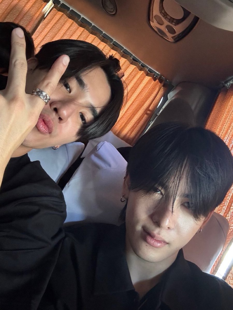 TeerakPSTxv7's tweet photo. ปีนี้พี่เพิร์ธห้ามมาสายนะ  ให้คนข้างๆปลุกก็ได้ แม่ไม่ติด 🤭🫠🫠🫠 https://t.co/4tDxKCyucu