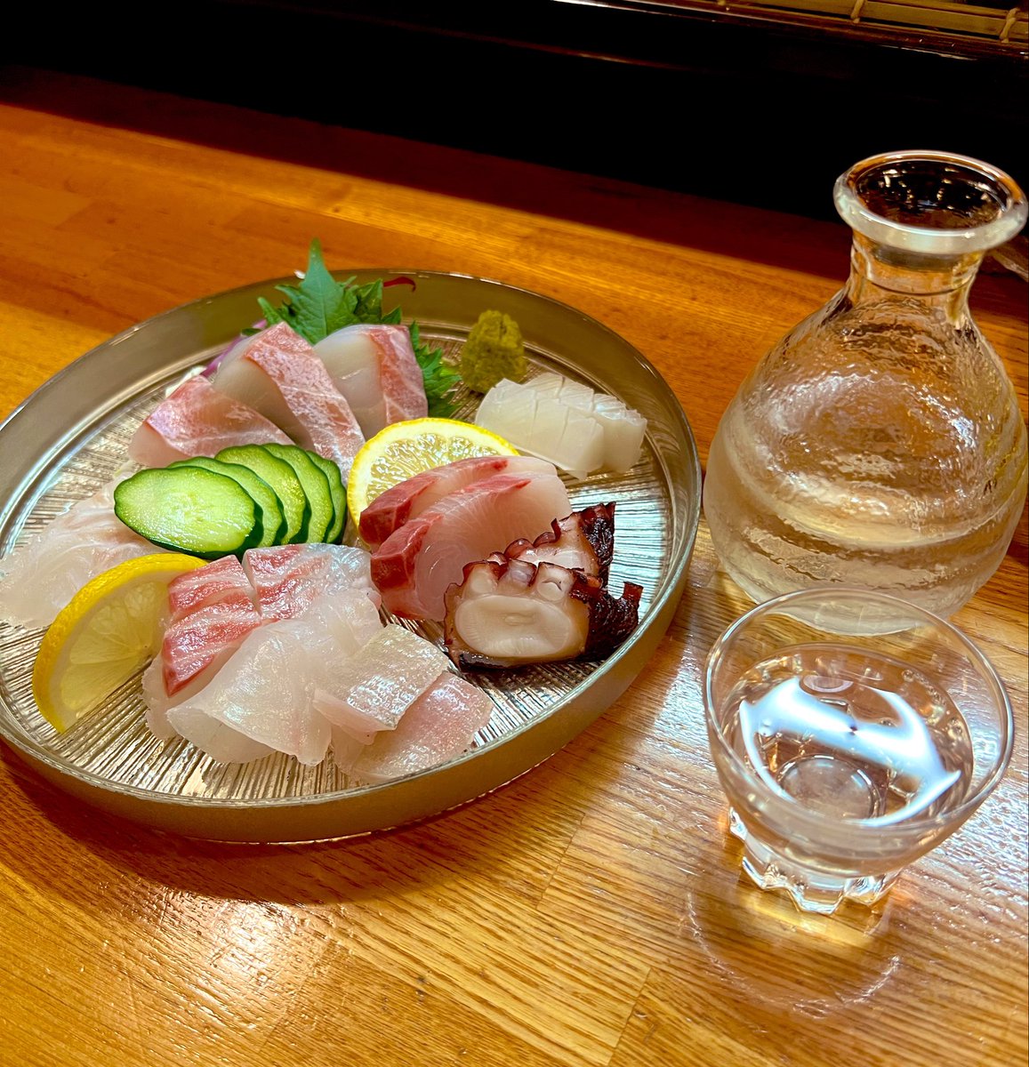 Repdi4lol's tweet photo. ひやで。
と言うと冷酒でやってくる。

なぜなのか🍶

喜平太…若波…寒北斗… https://t.co/ayDYM699Nm