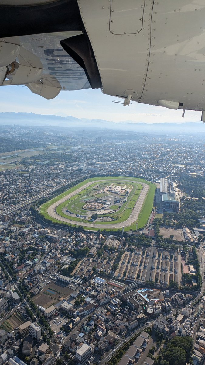 S______Jack's tweet photo. 東京競馬場🏇 https://t.co/mhQC10fFNe