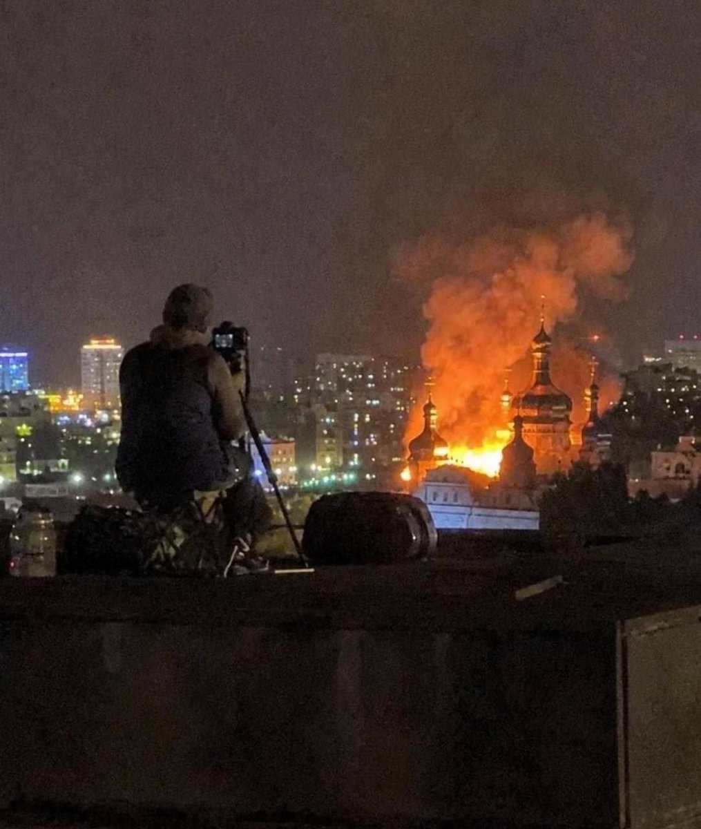 GiorgioSanto9's tweet photo. 1. КИЈЕВ НЕДЕЉА 14.6. 18 :20 c.

2. КИЈЕВ ПОНЕДЕЉАК 15.6 ОДМА ПО УДАРУ ОКО 4 НОЋУ!!!

ИСТО МЕСТО ИСТИ ЉУДИ ИСТИ УГАО !!!

ЧЕКАЛИ... !!! 🔥🔥🔥

🤬🤬🤬 https://t.co/KlF7zuHP1o