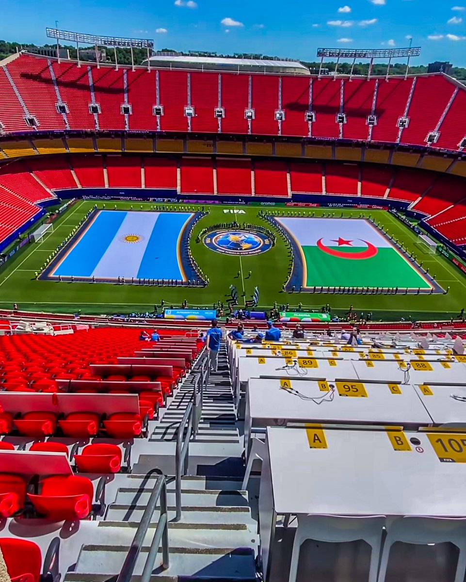 eurofootcom's tweet photo. 🏟️🇺🇸 The Arrowhead Stadium in Kansas City is READY for the Argentina 🇦🇷 vs Algeria 🇩🇿 match! Capacity is 79,416. ✅ https://t.co/5SJCRdgCq1