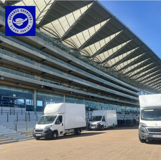 AdvanceCouriers's tweet photo. Three Luton vans. One delivery. Job done👏
Advance Couriers recently completed a large delivery to support 𝗥𝗼𝘆𝗮𝗹 𝗔𝘀𝗰𝗼𝘁 ensuring everything arrived safely &amp; on schedule. We hope everyone attending has a fantastic week🐴 #RoyalAscot #AdvanceCouriers #EventLogistics https://t.co/yVf67O094F