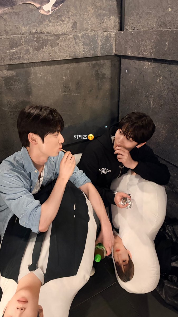 be_with_one_'s tweet photo. 아아앙 우ㅜㅜ 🩷🩷🩷🩷🩷 https://t.co/uSZQRAHCpK