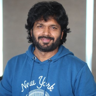 Movies4u_Officl's tweet photo. BUZZ: KING WITH RAVIPUDI ??

Actor #Nagarjuna is expected to join hands with #AnilRavipudi for a film. 

Currently, Anil is busy with Venky Mama - Kalyan Ram film. https://t.co/xMOlLGOZn5