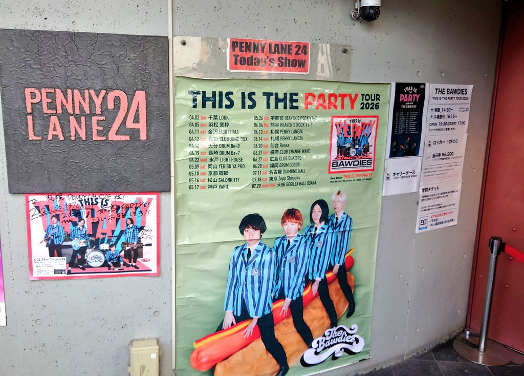 erikuma0922's tweet photo. THE BAWDIES札幌2日間ありがとうございました！！！
今回1日目一桁整番、2日目50番代整番とセトリ当選。お…幸せ過ぎてタヒるのか？という状況の中1日目モヤる事がありましが、奇跡的に2日目に昇華できて、結果最＆高の2日間でした。
日々しんどい事沢山あるけど、THE BAWDIESの皆さんに救われて居ます https://t.co/mLuKuDrw5j