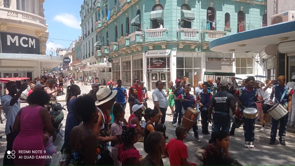 Michelk_P's tweet photo. 🎭 Clausuramos con éxito la Bienal de Humor Político en el Boulevard de San Rafael de Centro Habana.
Gracias al trabajo conjunto @MINCULT y  la Dir. Municipal de Cultura de Centro Habana. 
LaHabanaDeTodos https://t.co/TuXmd6CE1W