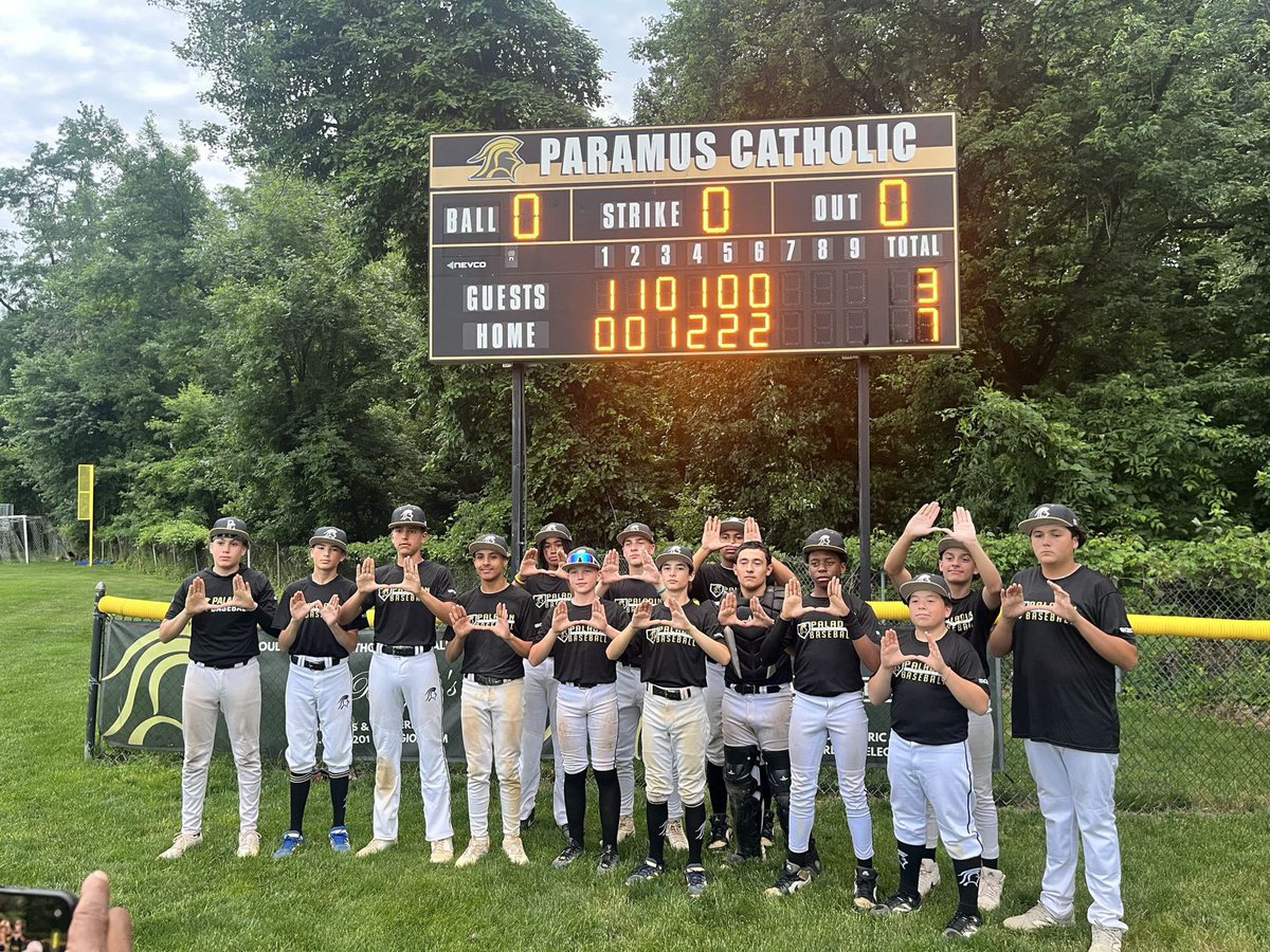 ParamusCathBSB's tweet photo. Congratulations to the incoming class of 2030! The Paladin Prospects have won the @usabl 14u spring league! 🏆🖤💛 another strong talented incoming class of freshmen at PC!⚔️ #watchpcrise #changethescript #paladinpride #paladinprospects #14u https://t.co/1rC1ww1gmV