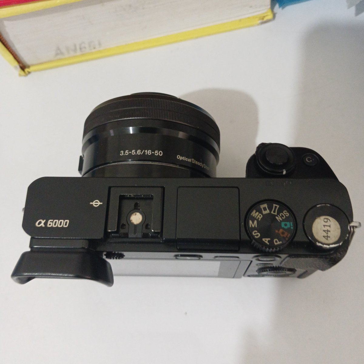 ontziee's tweet photo. @txtdarionlshop Sony A6000 + Kit 16-50mm Fullset, SC 20K, Mulus 95%, Siap Pakai 5,2jt aja, dari bandar lampung pemakaian pribadi yaa, jual karna jarang dipake https://t.co/pBXsVN5P9Q