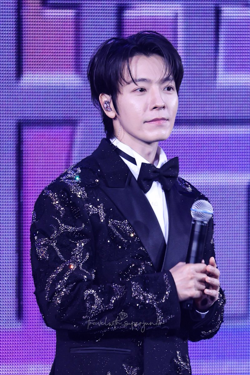 pollyandsj's tweet photo. 2026/06/13 KKBOX AWARDS IN TAIPEI
@donghae861015 

잘했어요🫳🏻🫳🏻💙

#동해 #DONGHAE https://t.co/tvWCWwnKVE