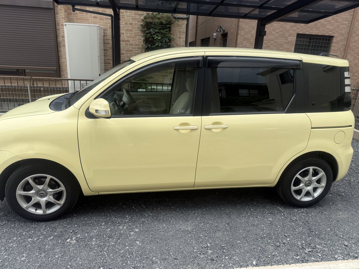 DRTrading666's tweet photo. 【中古車入荷🚗】
TOYOTA SIENTA 2007年式
クリーム色・走行70,100km
状態良好な希少カラー✨

💰 150,000円（税込）

問い合わせ→ drtrading666@gmail.com

#シエンタ #中古車 #埼玉 #DRtrading https://t.co/j2GrIvPn4a
