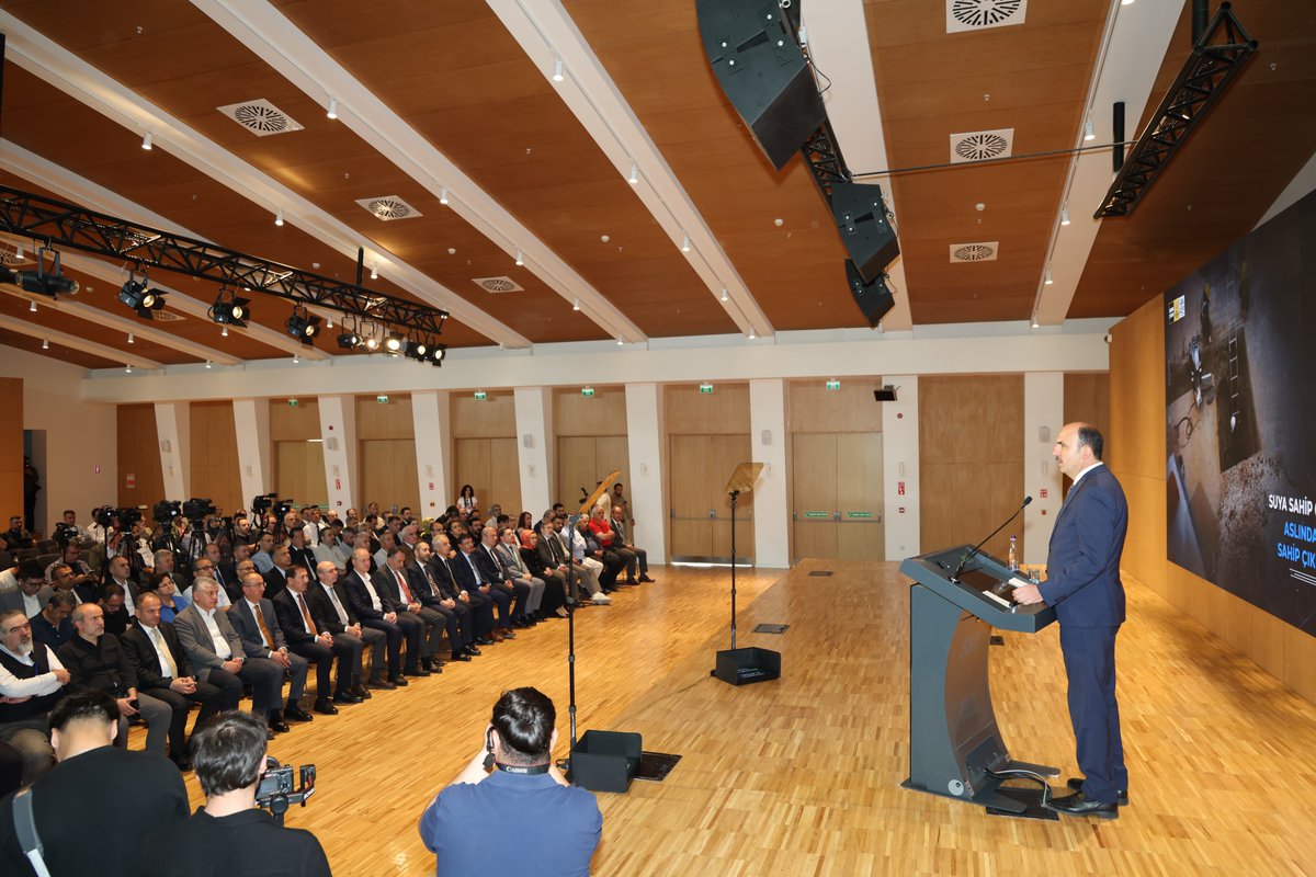 hkilca's tweet photo. KOSKİ Genel Müdürlüğü yatırımlarını içeren bilgilendirme toplantısına katıldık.

Konya Büyükşehir Belediye Başkanımız @u_ibrahim_altay başta olmak üzere şehrimizin altyapısına güç katan tüm ekiplere teşekkür ediyorum. https://t.co/7NMEZKXAO7