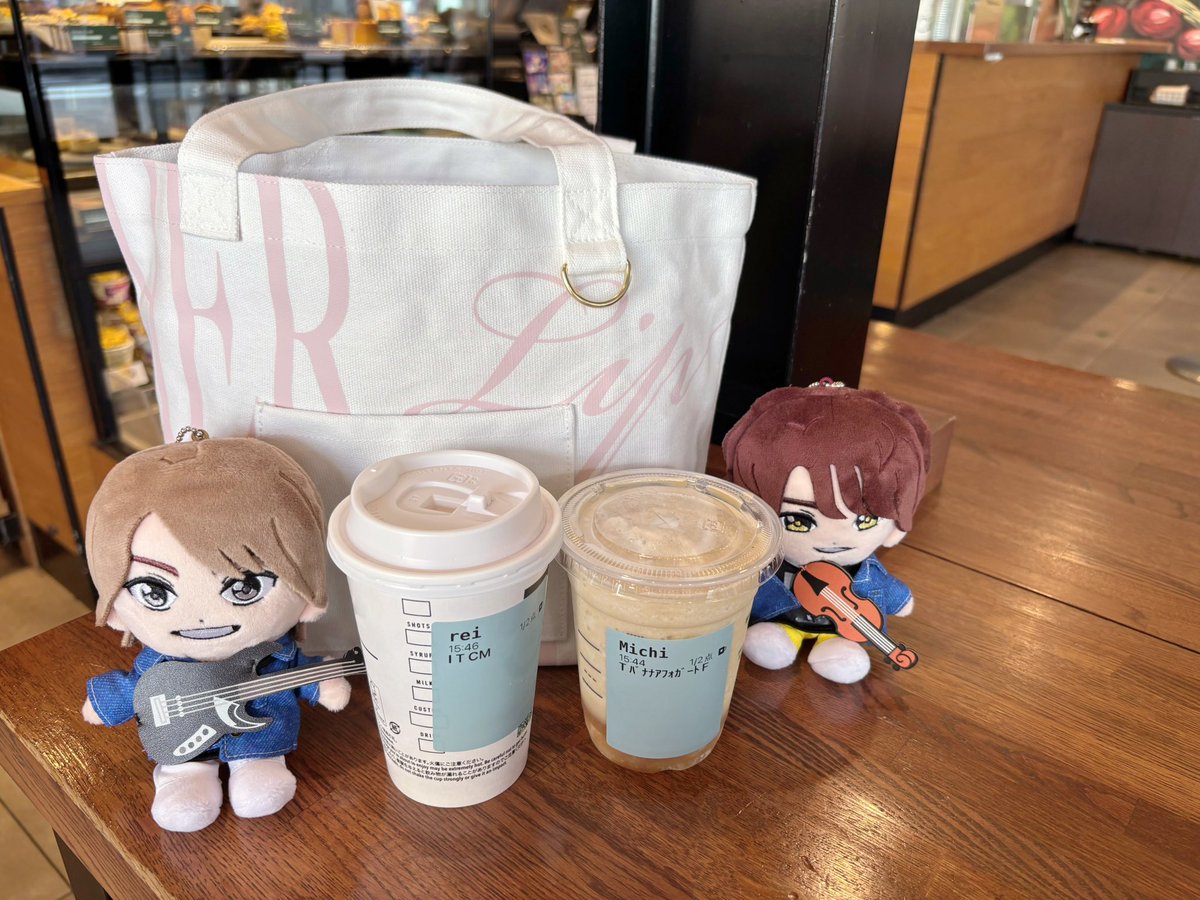 02_tai_'s tweet photo. れぃぬいはじめての外出^_  ̫_^っ🪄 https://t.co/WlBpYJ3KSh