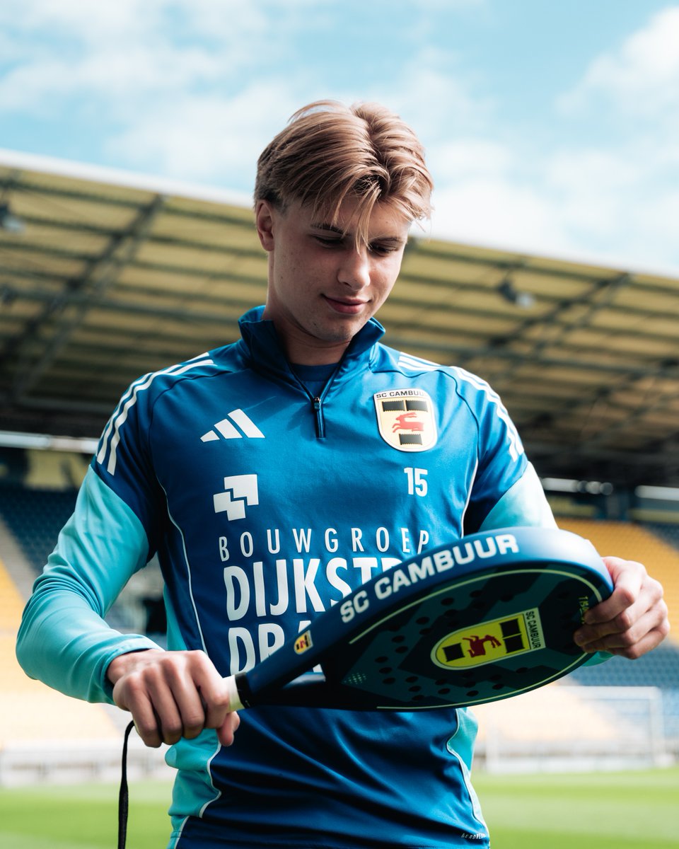 SCCambuurLwd's tweet photo. Nieuw in de Fanshop: het SC Cambuur padelracket 🎾

Laat ook op de padelbaan zien wat je favoriete club is met dit fraaie racket! Scoor hem hier ➡️ https://t.co/DuQXuzr8F7 https://t.co/57zuttnSD5