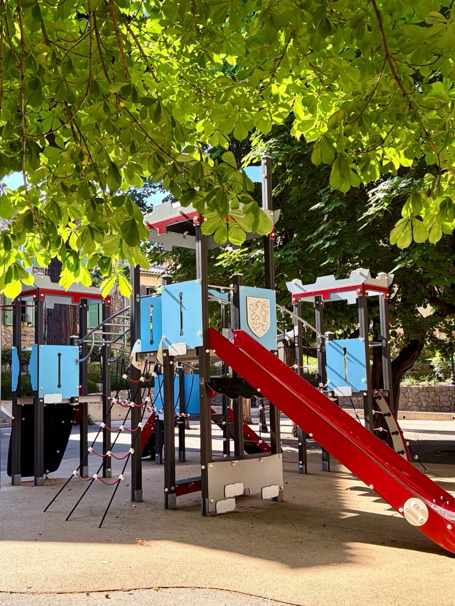 LevensTourisme's tweet photo. Profitez d’un moment en famille au parc de jeux, situé à deux pas du Foyer Rural ! Pendant que les enfants s’amusent, accordez-vous une pause détente dans un cadre agréable.
📷Camille. C
@LevensTourisme  @ExploreNCA  #moyenpaysniçois #ExploreNiceCotedAzur @VilleLevens https://t.co/8nXGfHfXOK