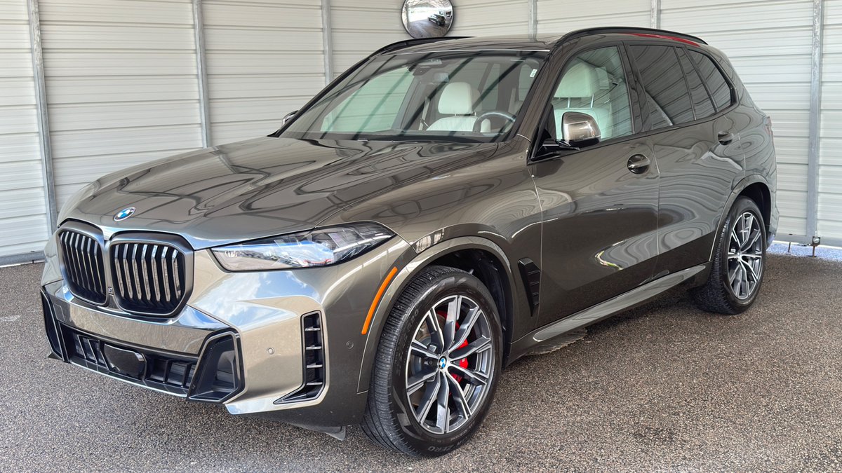 ramonr67's tweet photo. Give Your Ride the Showroom Treatment.
Deep gloss, spotless interior, and attention to every detail.
Professional auto detailing in Louisville, KY.
#LouisvilleDetailing #PaintCorrection #CeramicCoating #AutoDetailing https://t.co/HcuGeS1P4y