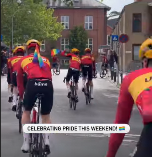 NairoInGreen's tweet photo. Pretty sure Uno-X is the first team to celebrate pride?🏳️‍🌈 https://t.co/f0GJvPJ0io