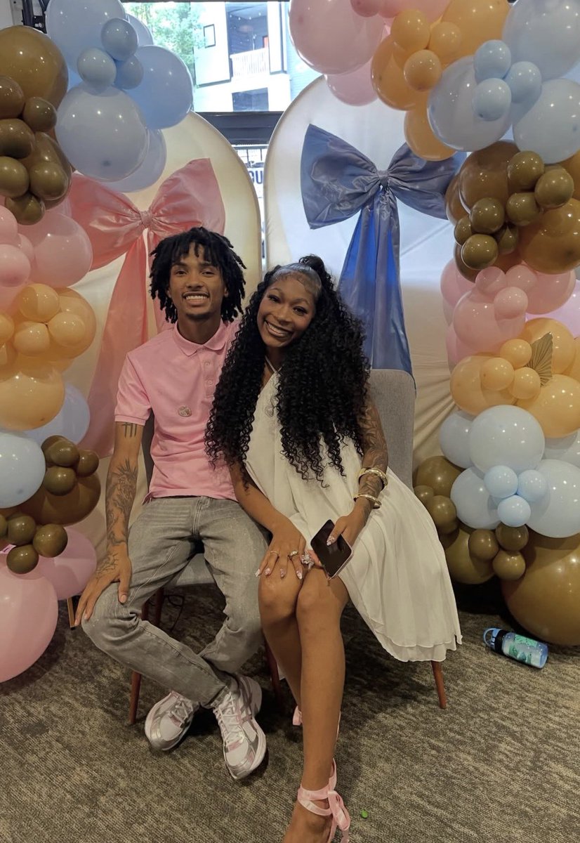 dicordiva's tweet photo. me and the wife’s gender reveal #teamgirl https://t.co/bgFpmXvDHO