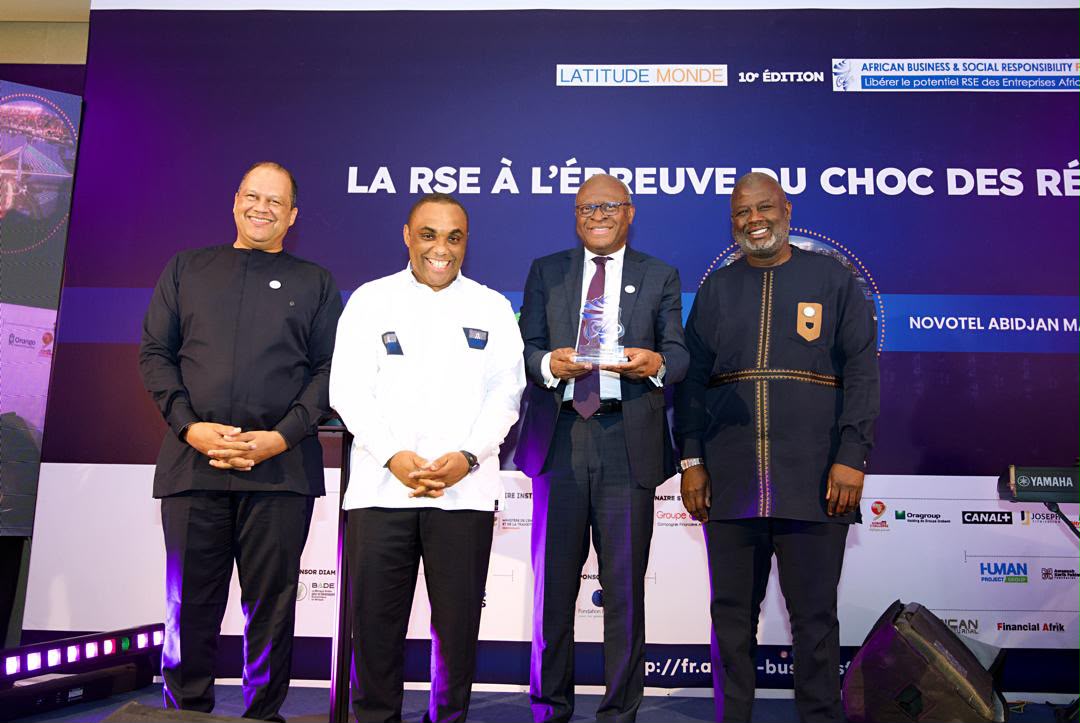 GroupeOrabank's tweet photo. 📷 Orabank, African Business Ambassador of the Year 2026 !

Nous sommes profondément honorés de voir notre Administrateur Directeur Général, *Ferdinand Ngon Kemoum*, recevoir cette prestigieuse distinction lors du 10e African Business & Social Responsibility Forum, à Abidjan, le 10 et 11 juin dernier.

Ce prix est le reflet de l'engagement de toute la famille Orabank : collaborateurs, clients et partenaires qui croient chaque jour en une Afrique qui grandit et qui avance. 📷📷

Félicitations à lui, et merci pour cette belle reconnaissance !

#Orabank #AmbassadorOfTheYear #RSE #Abidjan #FerdinandNgonKemoum