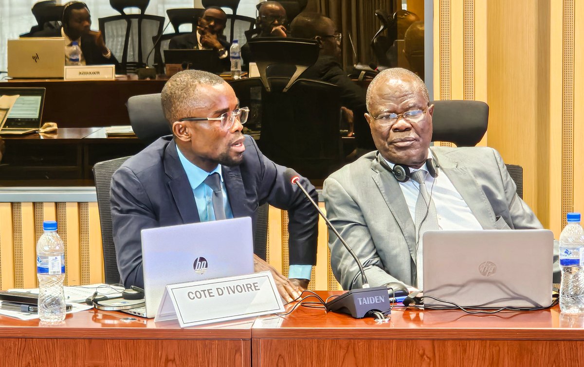 PromesseCKaniki's tweet photo. Country Presentations (Round 2).

Mr Okobe Koudou Arsène, representing Côte d'Ivoire, delivers the country presentation on existing national policies, programmes, or initiatives on youth engagement in public health, enabling factors, lessons learned, and challenges.

#YESHealth https://t.co/MolUYU0eHx