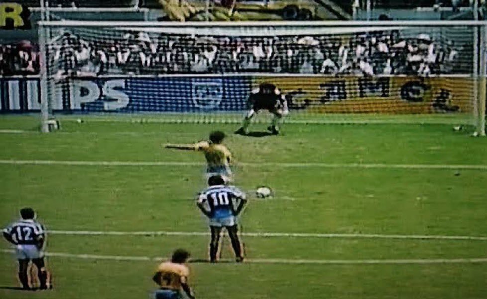 4linhasFR's tweet photo. @Jiraya50993271 Fracasso total em copa do mundo https://t.co/ae0LV6n29v