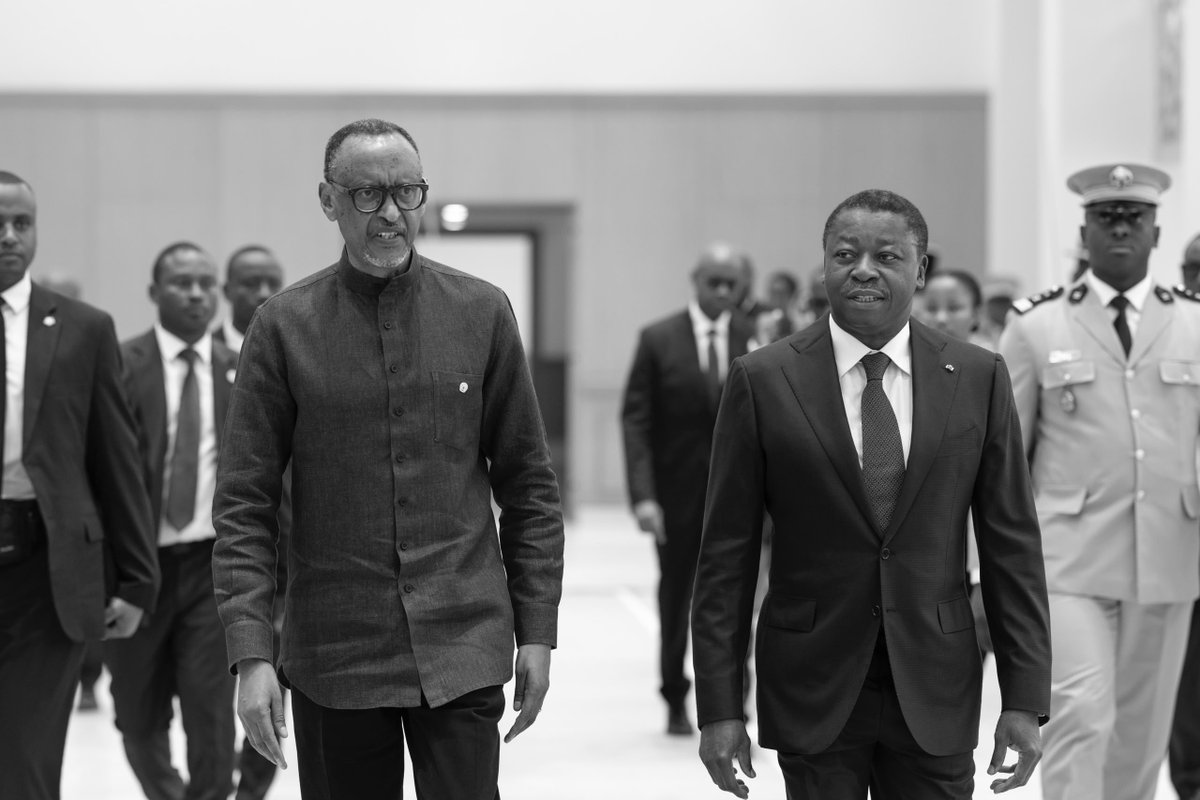 UrugwiroVillage's tweet photo. President Kagame has arrived in Lomé, Togo, where he was received by President Faure Essozimna Gnassingbé @FEGnassingbe ahead of the inaugural African Air Transport Convention &amp; Expo. https://t.co/xnj50Wects