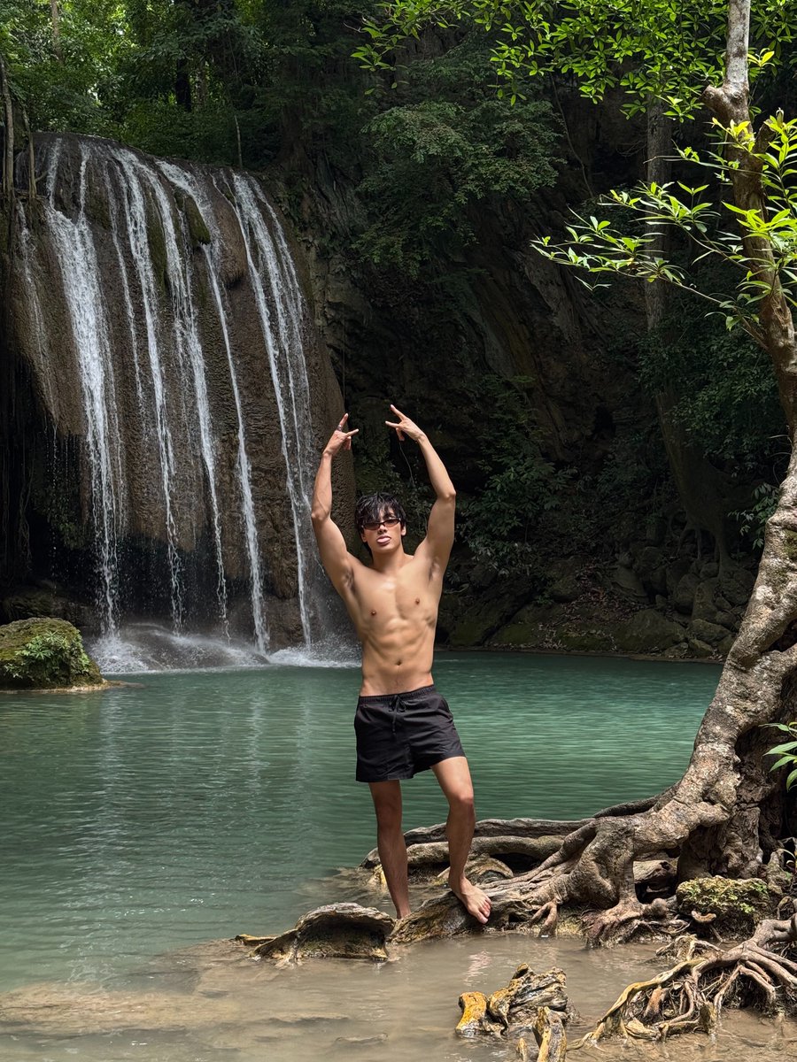 ChenRcj's tweet photo. 🌳🦌🐟🏊‍♂️ https://t.co/H3DBkfVKPC